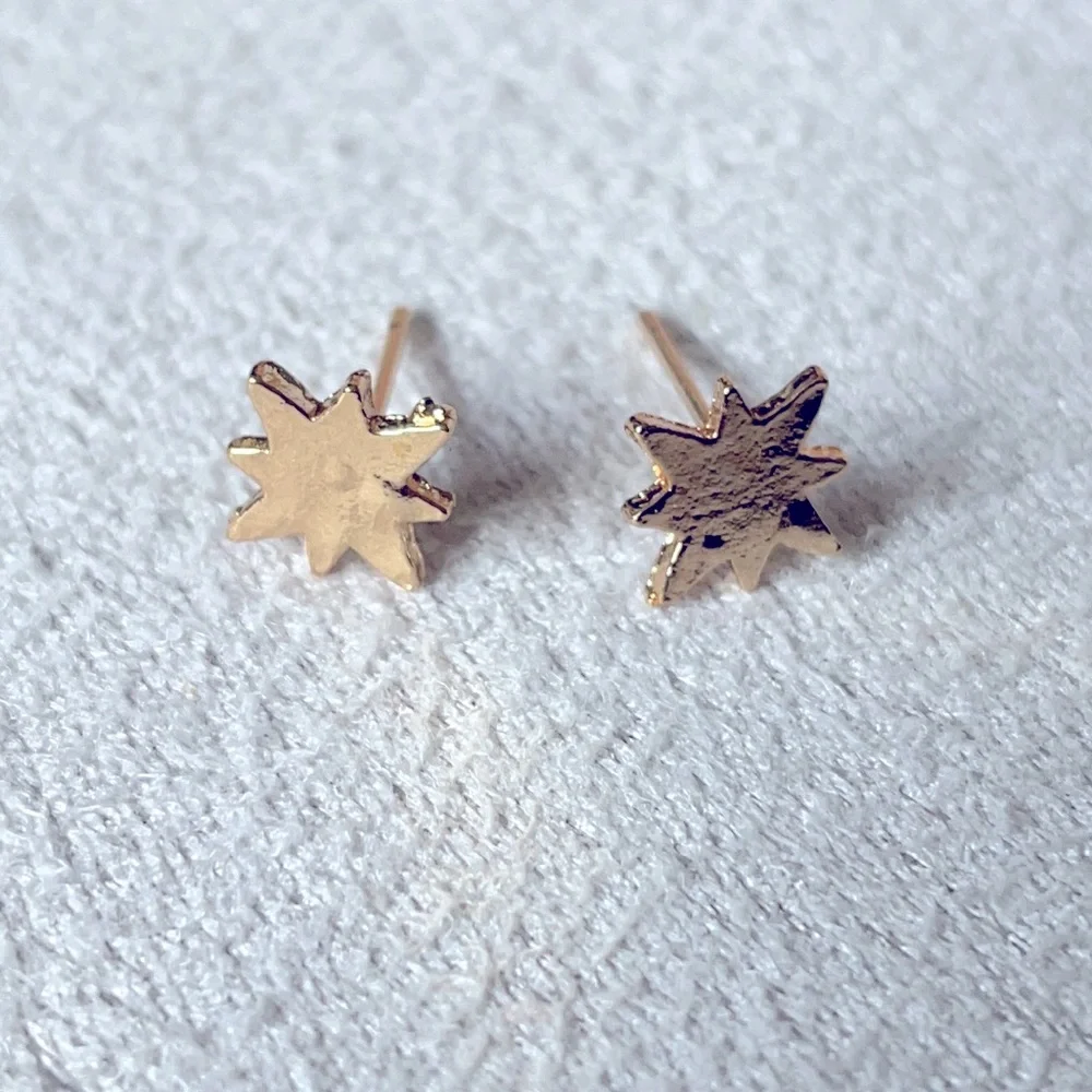 Asterisk gold stud earrings